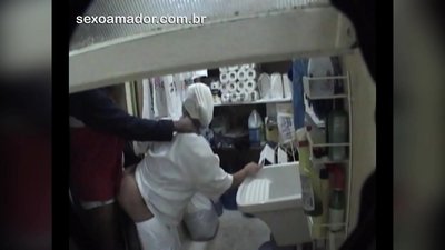 Motoboy concumbere cum purgaret domina in popina inter deliberandas